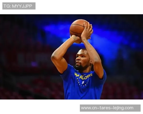 杜兰特:谢泼德的体现很惊喜,咱们需求他坚持这样的生长气势 杜兰特:谢泼德的体现很惊喜,咱们需求他坚持这样的生长气势