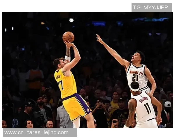 湖人三核总算共存！东契奇展最佳形状，里弗斯双能卫，艾顿获益！